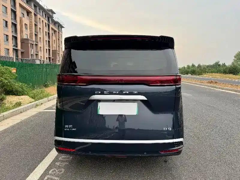 Denza D9 2022 DM-i 970 AWD Flagship Edition — миниатюра 8