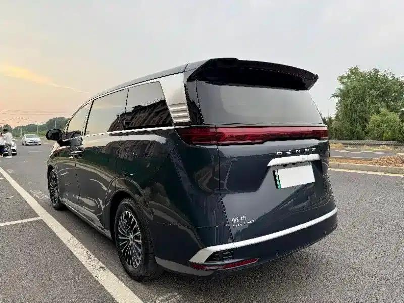 Denza D9 2022 DM-i 970 AWD Flagship Edition — миниатюра 9