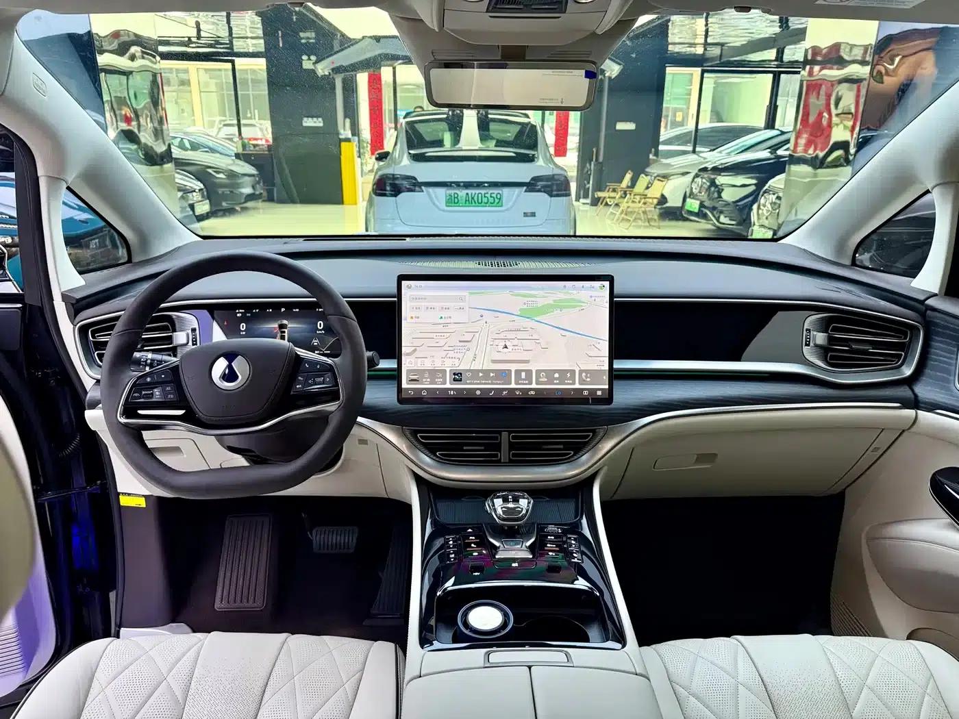 Denza D9 2024 DM-i 980 4WD Premium Edition — миниатюра 8