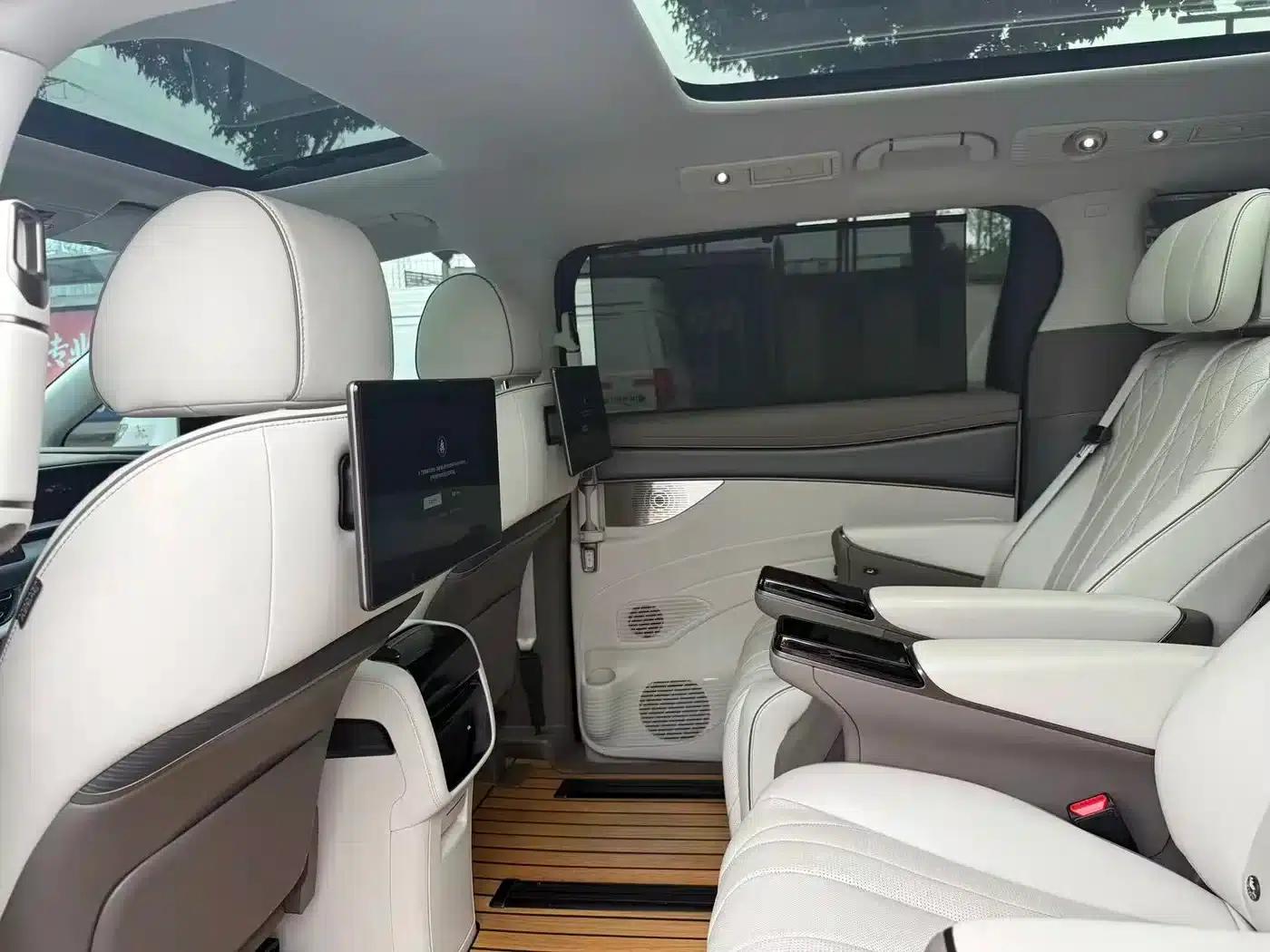 Denza D9 2022 DM-i 970 4WD Premium Edition — миниатюра 5