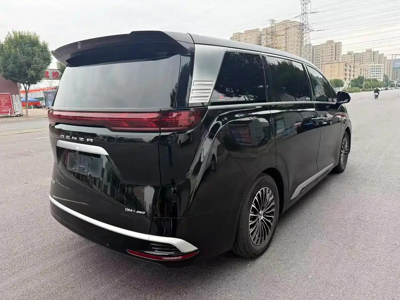 Denza D9 2022 DM-i 970 4WD Premium Edition — миниатюра 9