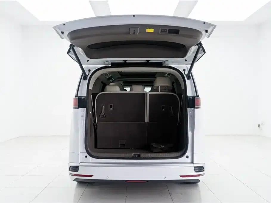 Denza D9 2022 DM-i 970 AWD Flagship Edition — миниатюра 13