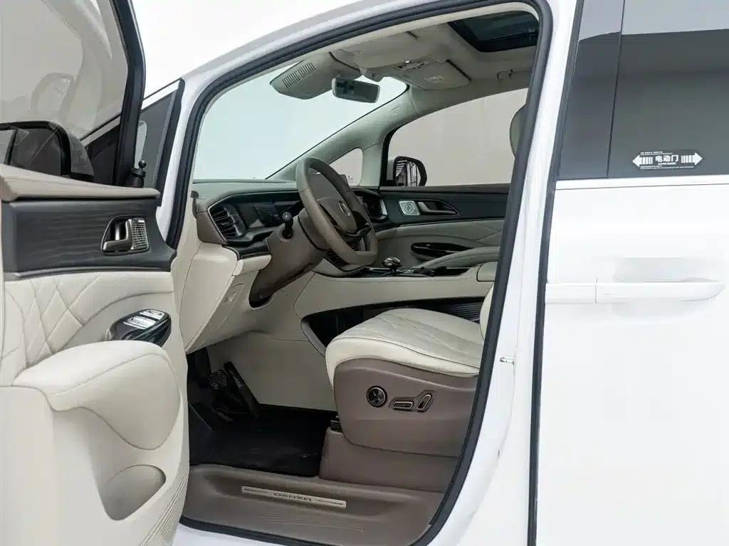 Denza D9 2022 DM-i 970 AWD Flagship Edition — миниатюра 16