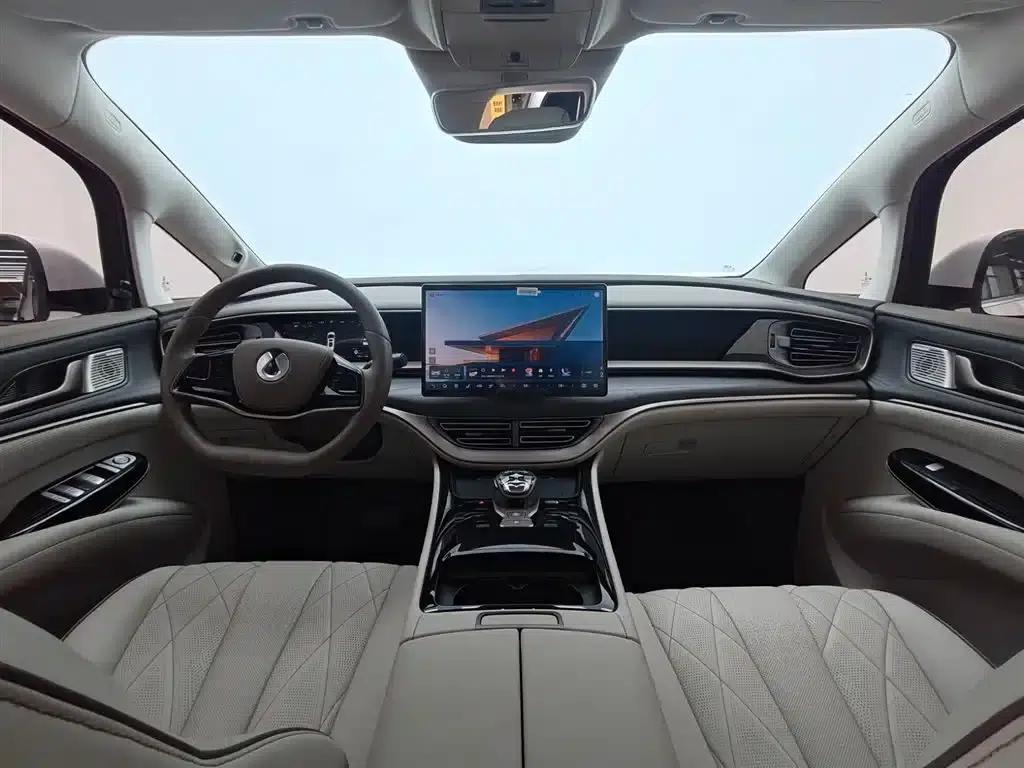 Denza D9 2022 DM-i 970 AWD Flagship Edition — миниатюра 20