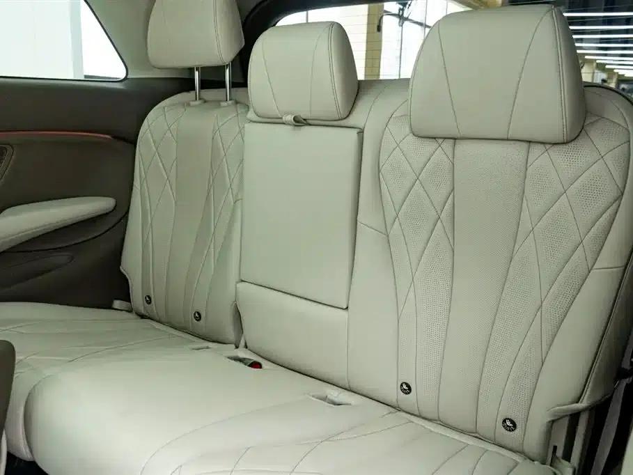 Denza D9 2022 DM-i 970 AWD Flagship Edition — миниатюра 25