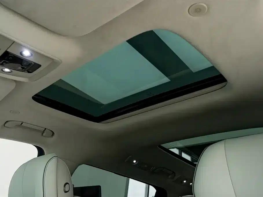 Denza D9 2022 DM-i 970 AWD Flagship Edition — миниатюра 28
