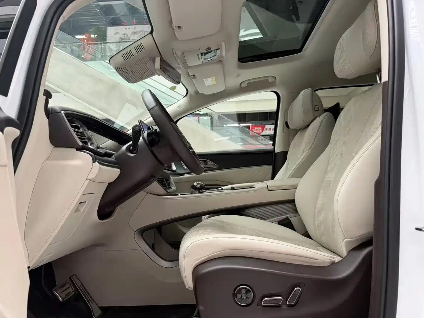 Denza D9 2025 DM-i Smart Driving Edition 1020 AWD Flagship Model — миниатюра 4
