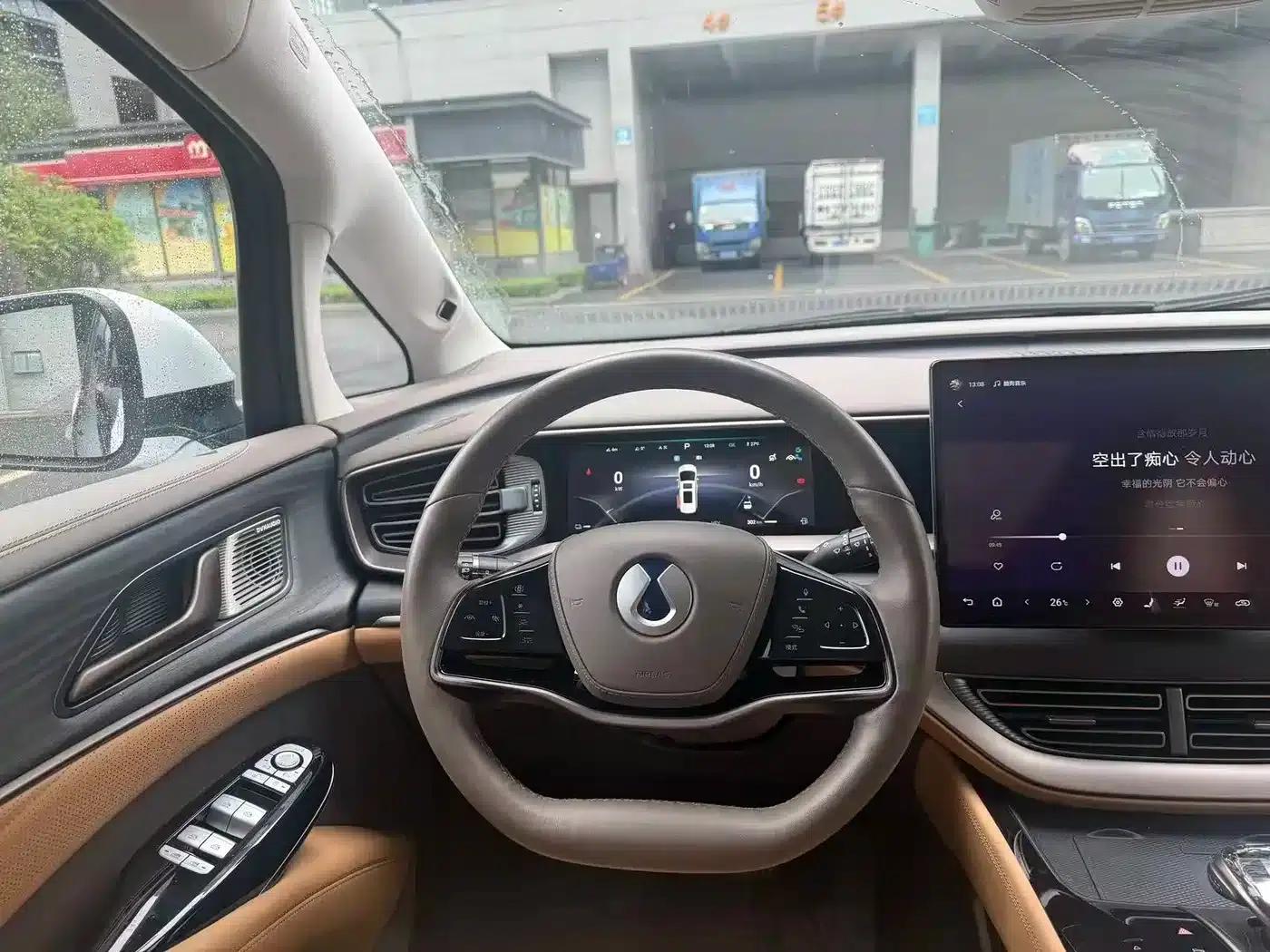 Denza D9 2022 DM-i 970 AWD Flagship Edition — миниатюра 4
