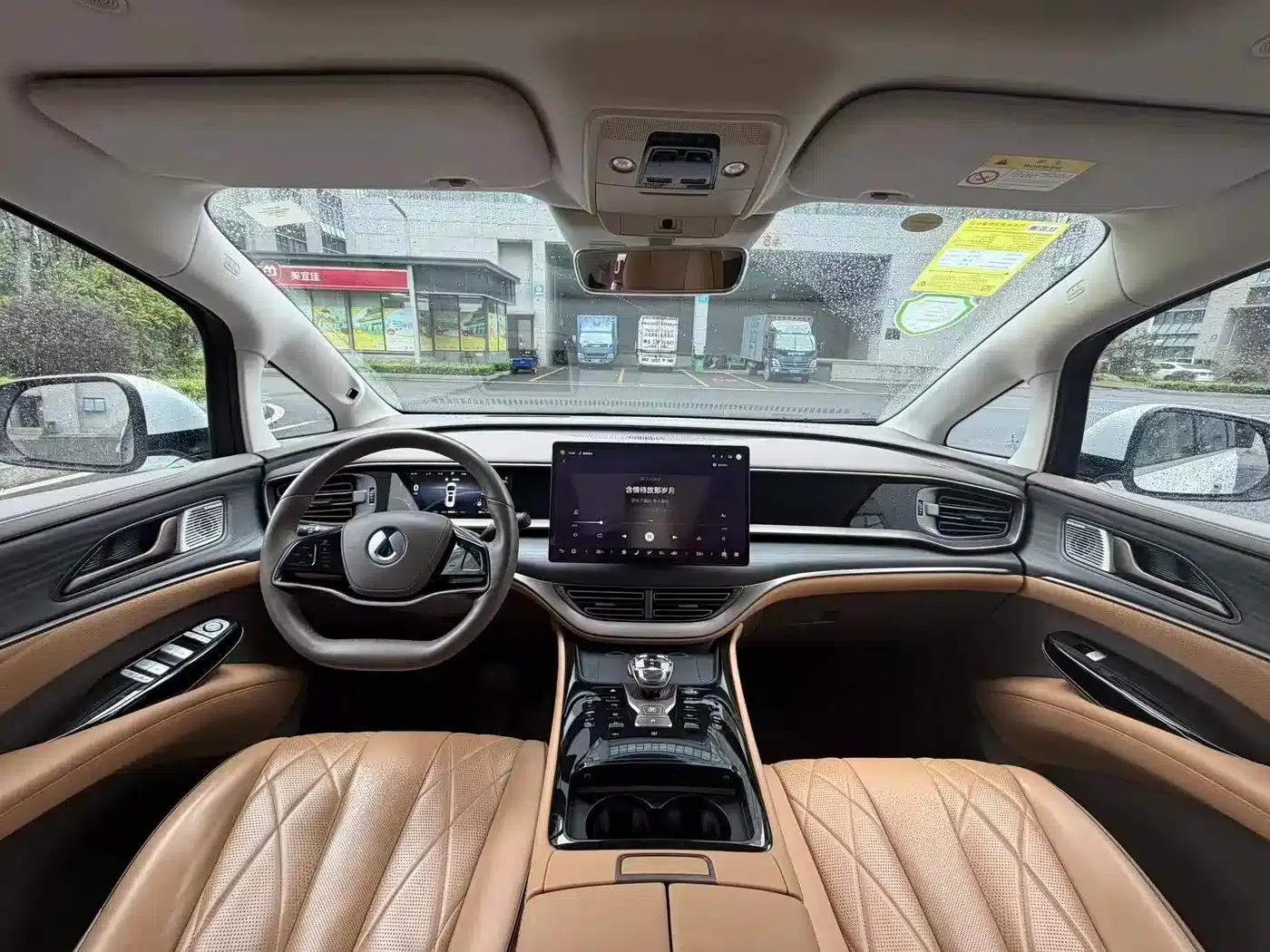 Denza D9 2022 DM-i 970 AWD Flagship Edition — миниатюра 5