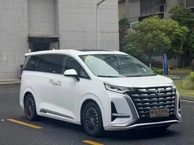 Denza D9 2022 DM-i 970 AWD Flagship Edition
