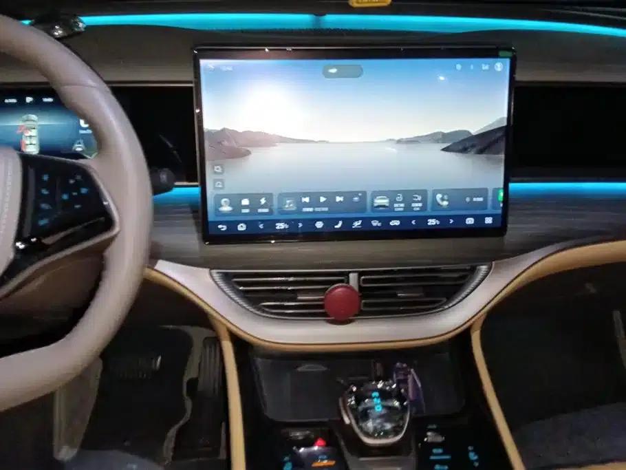 Denza D9 2022 DM-i 970 4WD Premium Edition — миниатюра 13