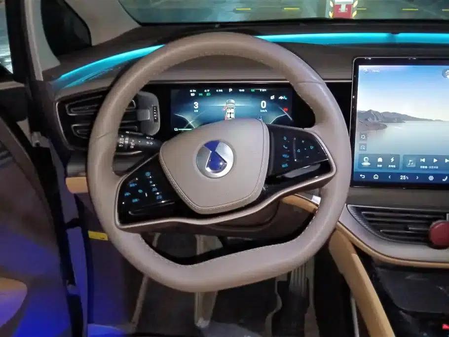Denza D9 2022 DM-i 970 4WD Premium Edition — миниатюра 15