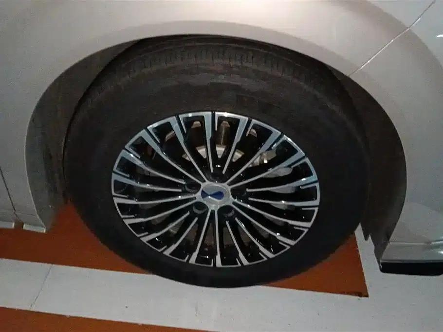 Denza D9 2022 DM-i 970 4WD Premium Edition — миниатюра 6