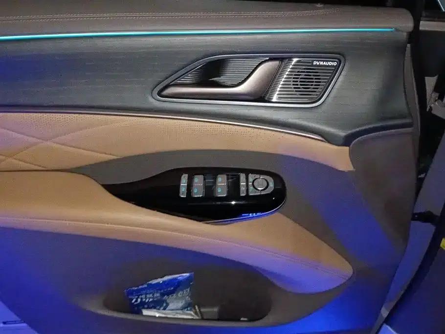 Denza D9 2022 DM-i 970 4WD Premium Edition — миниатюра 7