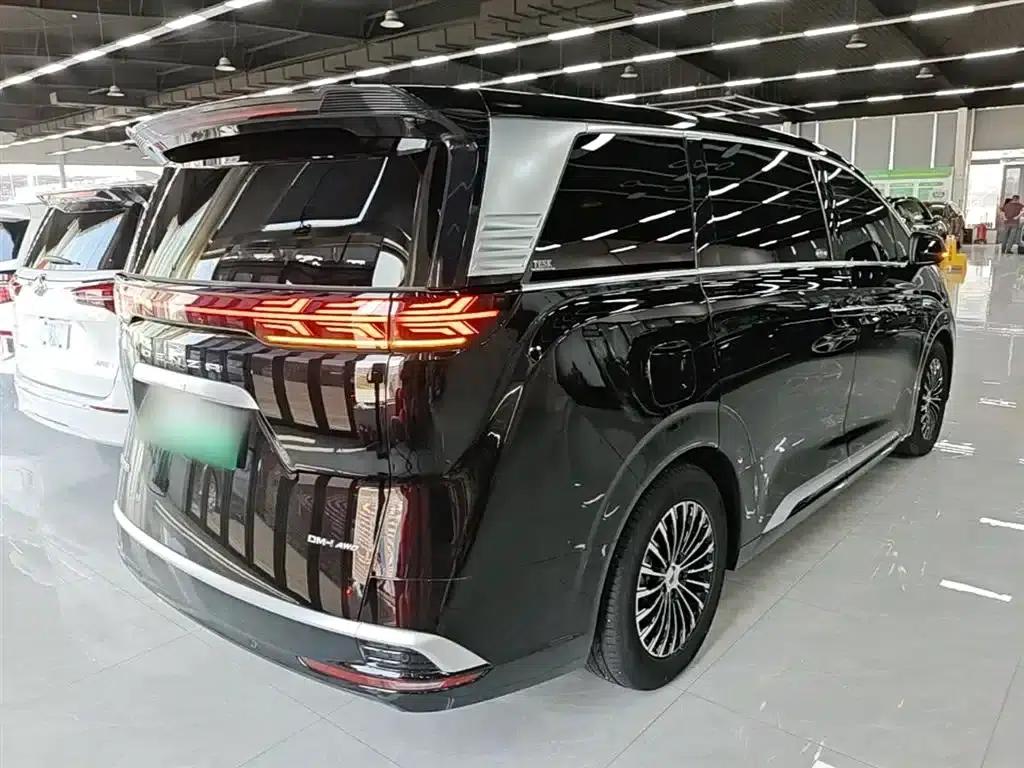 Denza D9 2024 DM-i 980 4WD Premium Edition — миниатюра 7