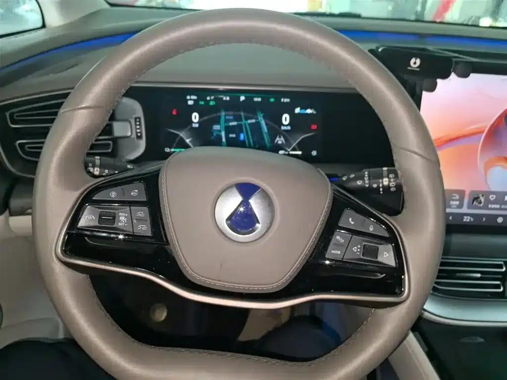Denza D9 2022 DM-i 970 AWD Flagship Edition — миниатюра 11