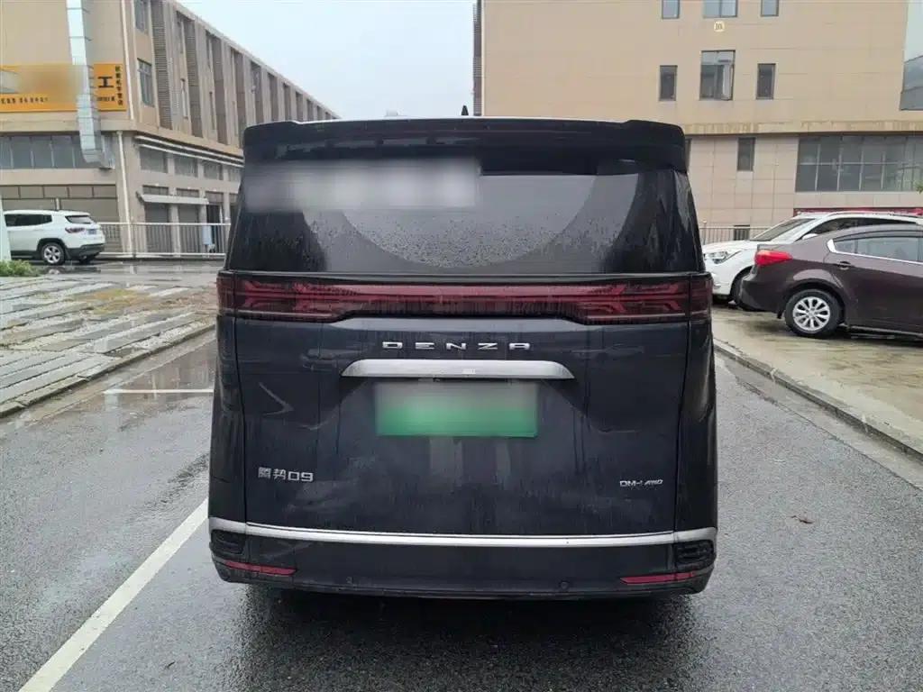 Denza D9 2022 DM-i 970 AWD Flagship Edition — миниатюра 6