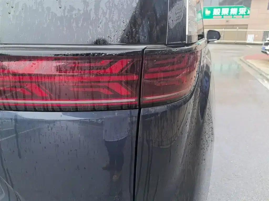 Denza D9 2022 DM-i 970 AWD Flagship Edition — миниатюра 8