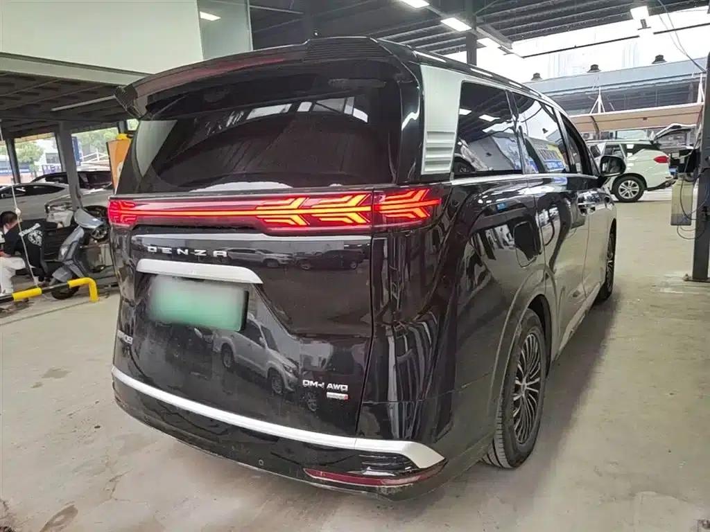 Denza D9 2025 DM-i Smart Driving Edition 1020 AWD Premium — миниатюра 7