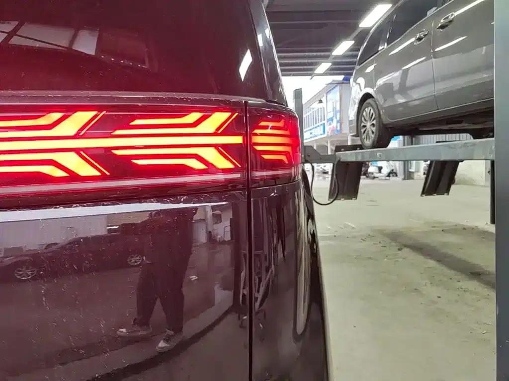 Denza D9 2025 DM-i Smart Driving Edition 1020 AWD Premium — миниатюра 8