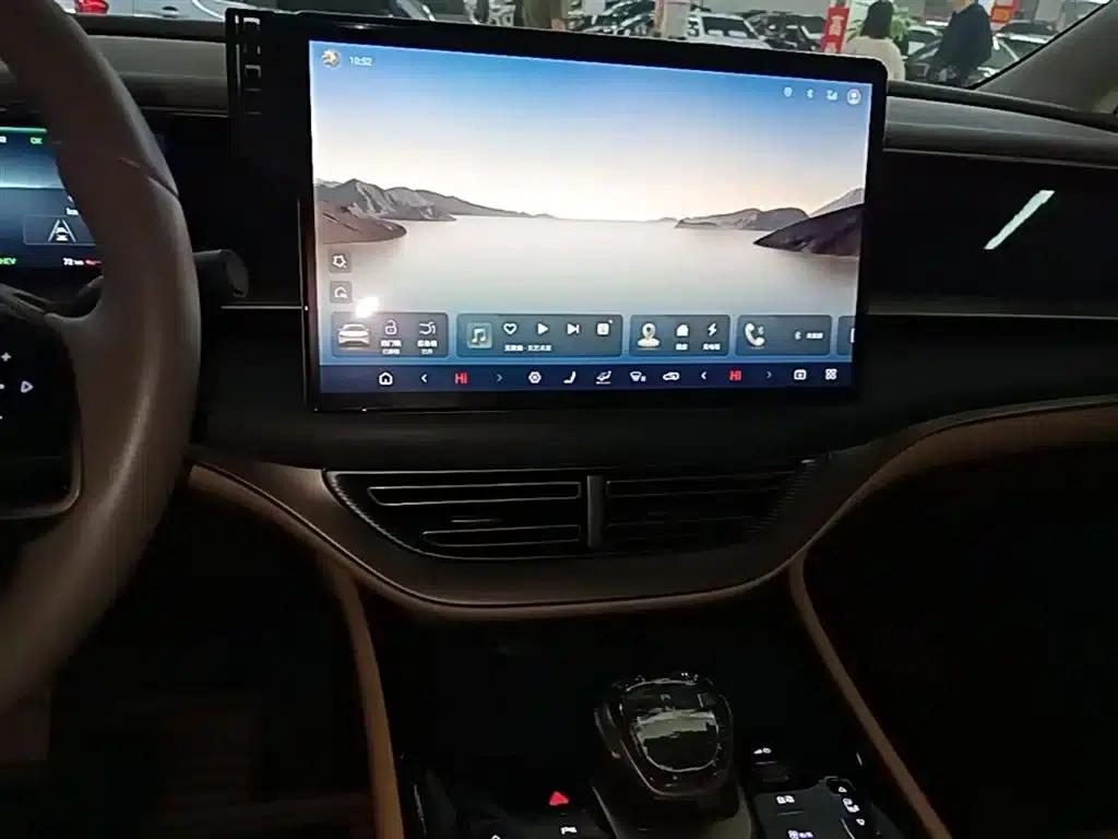 Denza D9 2024 DM-i 980 4WD Premium Edition — миниатюра 13
