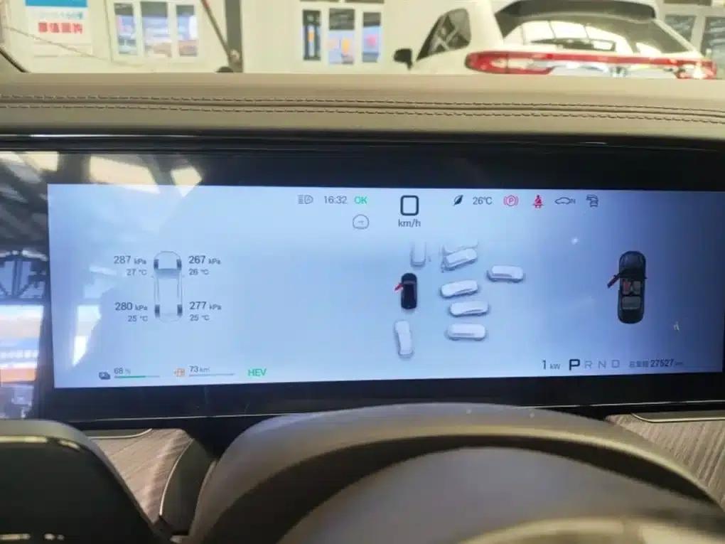 Denza Z9 2024 Model, 1100km Range, 4WD Ultra Edition — миниатюра 6