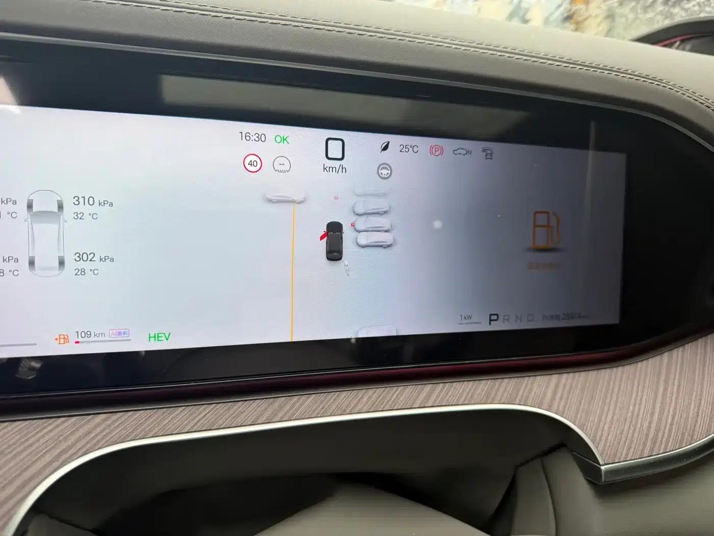 Denza N9 2025 Premium Edition — миниатюра 10