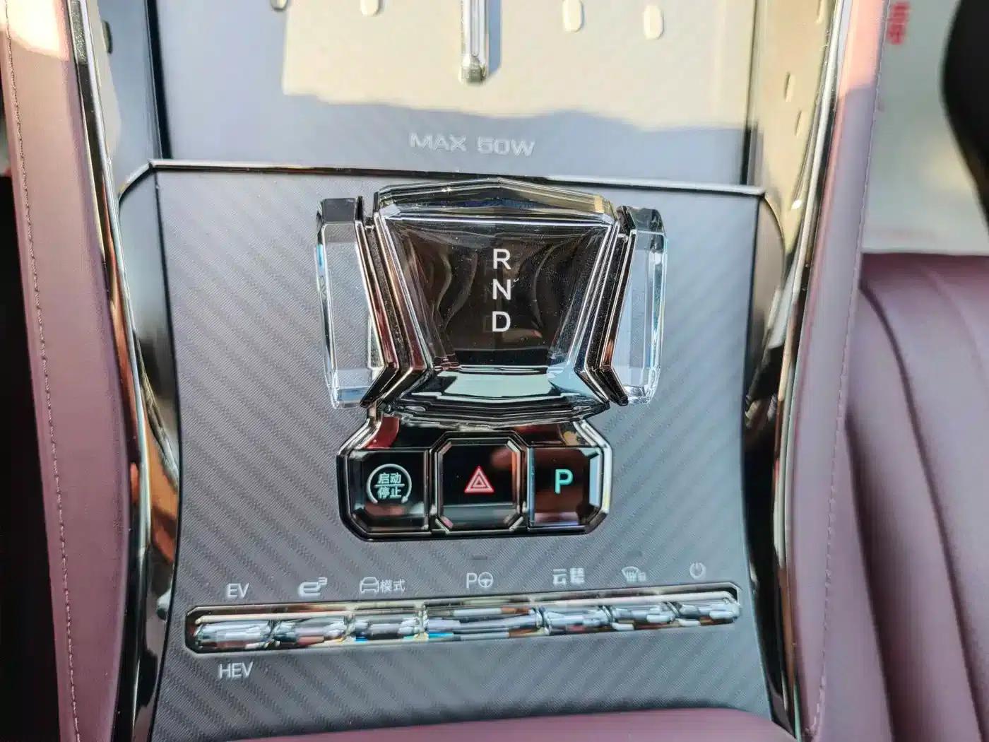 Denza Z9 GT 2024 1100 AWD Max Edition — миниатюра 14