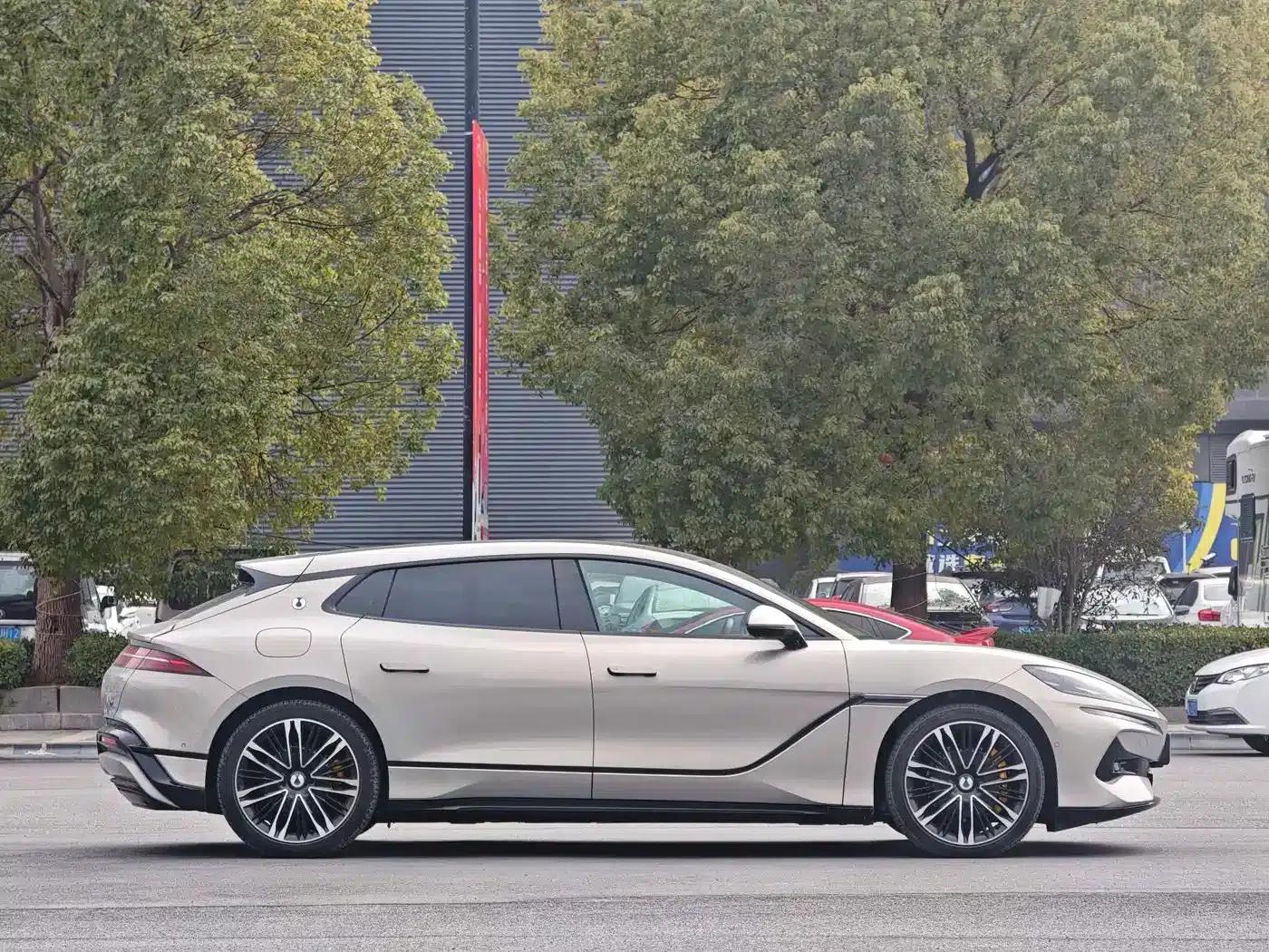 Denza Z9 GT 2024 1100 AWD Ultra Edition — миниатюра 10
