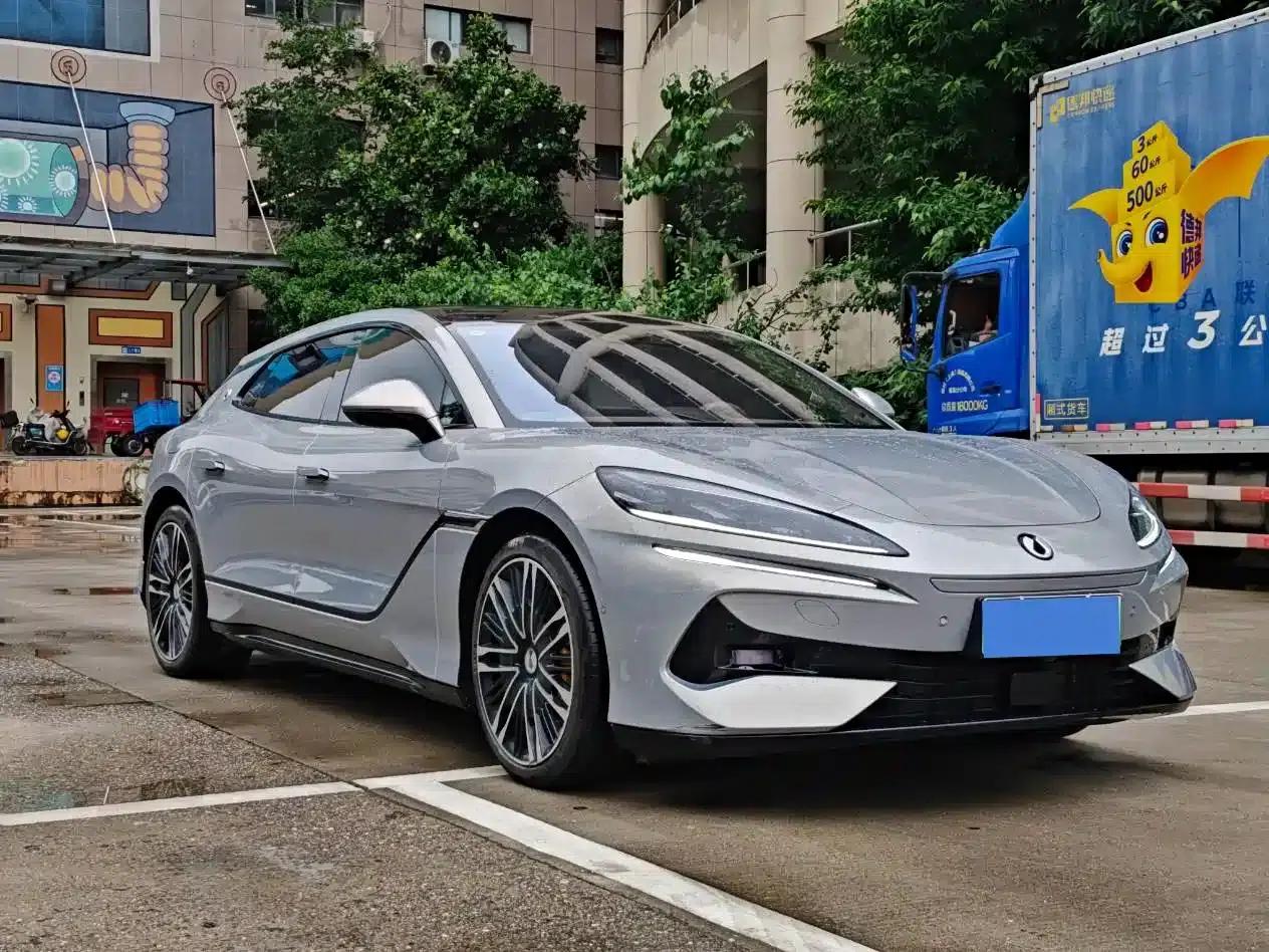 Denza Z9 GT 2024 1100 AWD Ultra Edition — миниатюра 3
