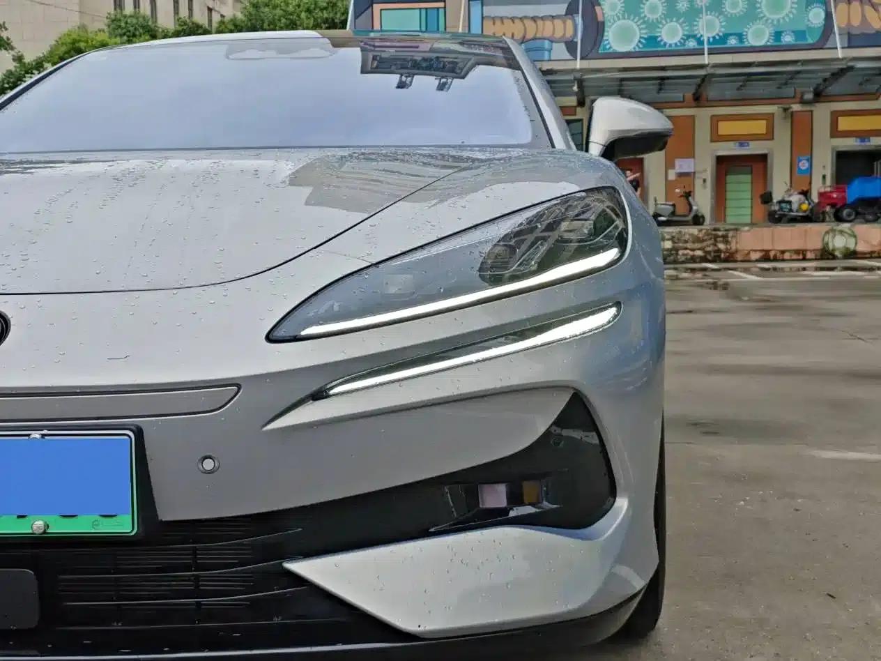 Denza Z9 GT 2024 1100 AWD Ultra Edition — миниатюра 8