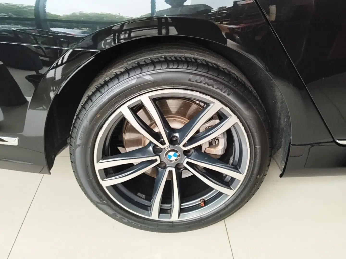 BMW 7 Series 2019 Restyled 730Li M Sport Package — миниатюра 10