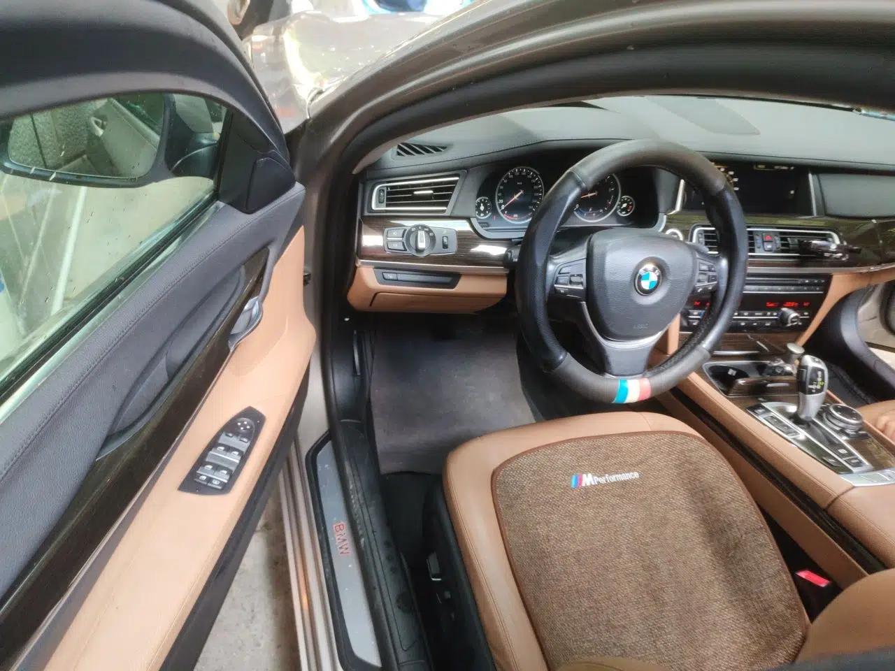 BMW 7 Series 2014 730Li Premium Edition — миниатюра 17
