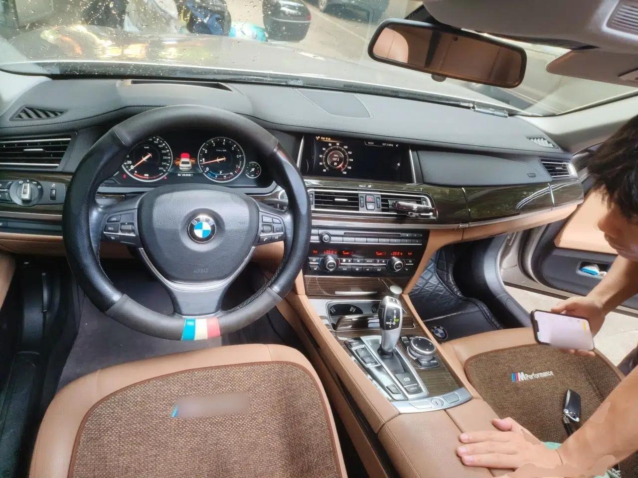 BMW 7 Series 2014 730Li Premium Edition — миниатюра 10