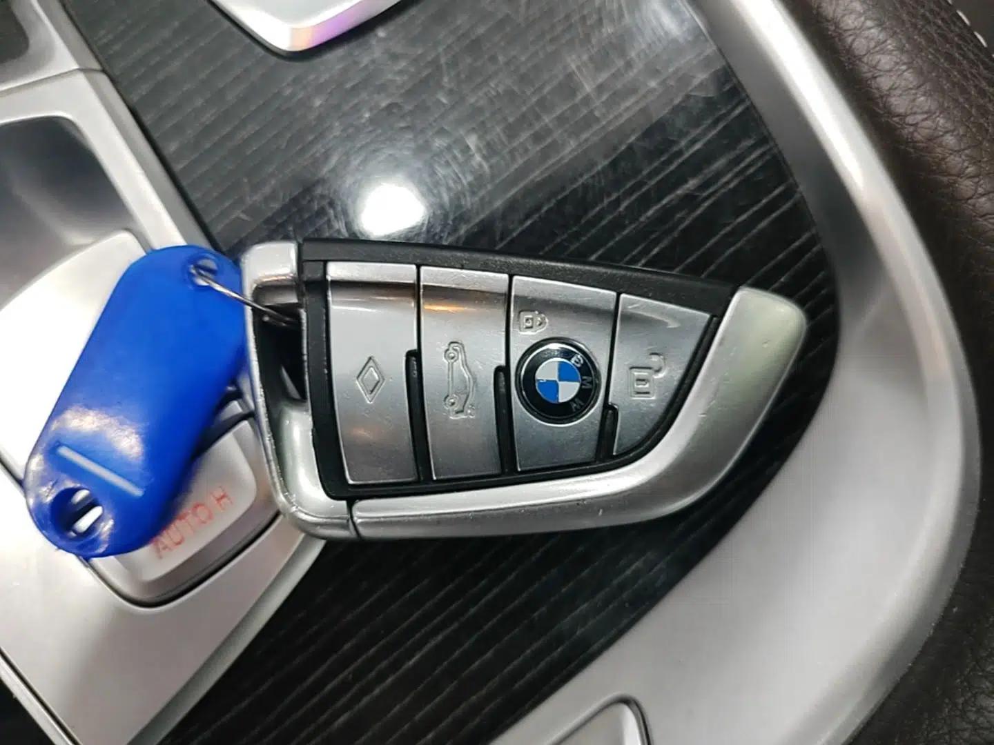 BMW 7 Series 2018 730Li Leading Model M Sport Package — миниатюра 12