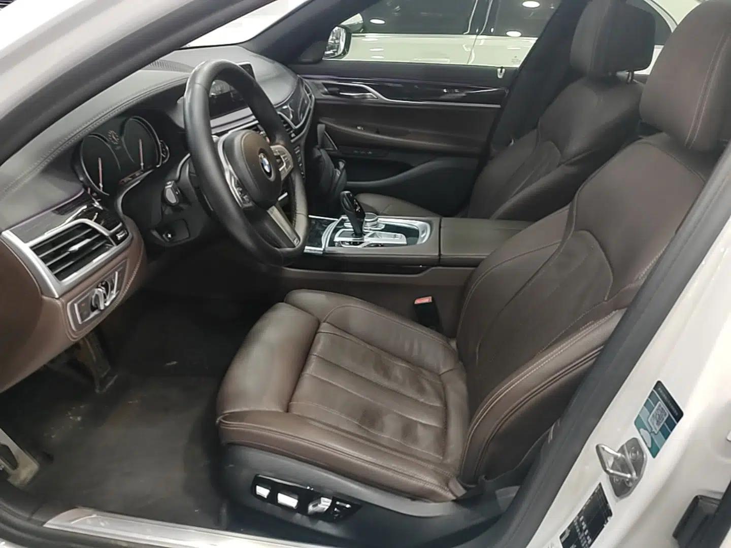 BMW 7 Series 2018 730Li Leading Model M Sport Package — миниатюра 18