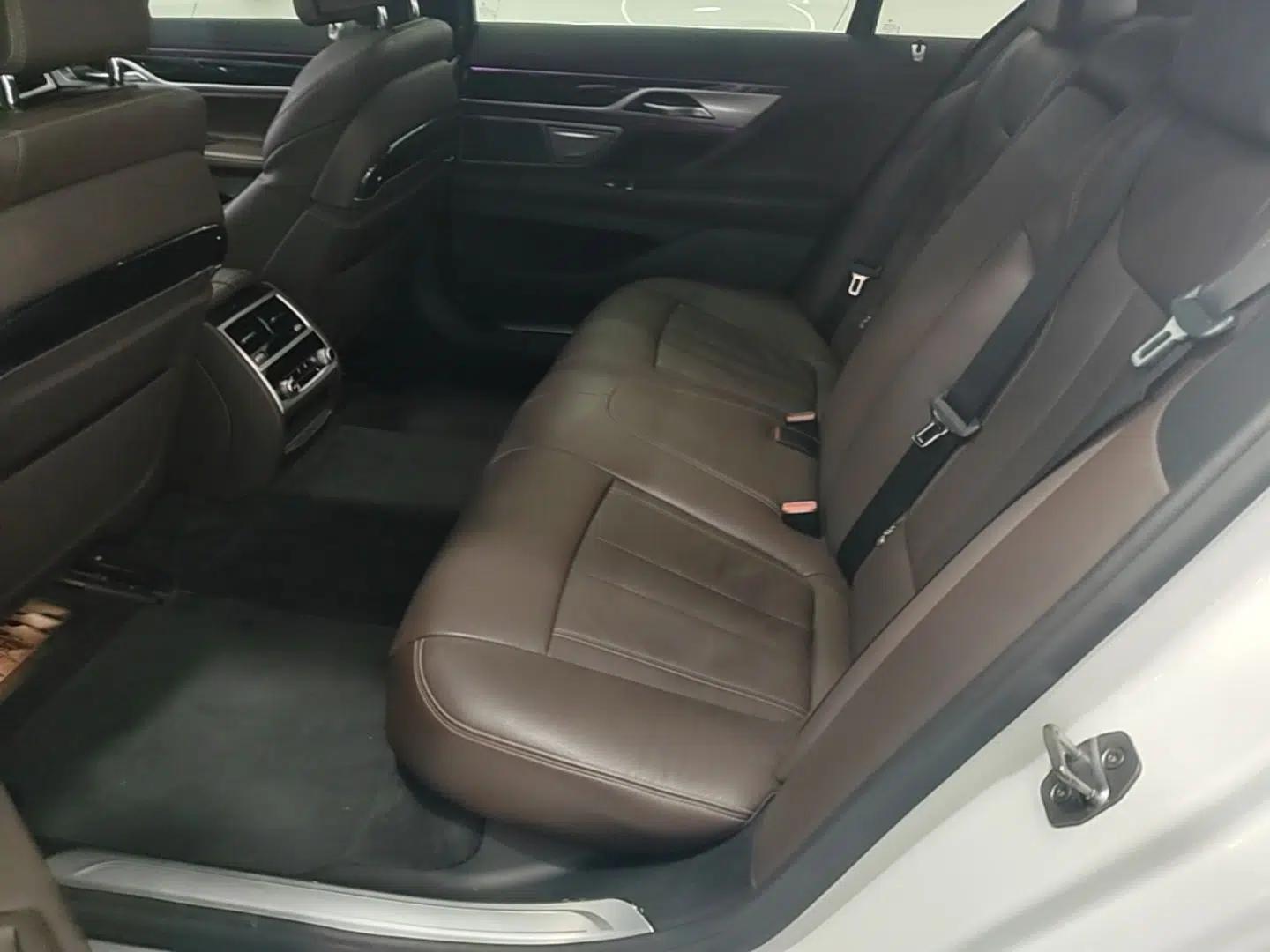 BMW 7 Series 2018 730Li Leading Model M Sport Package — миниатюра 20