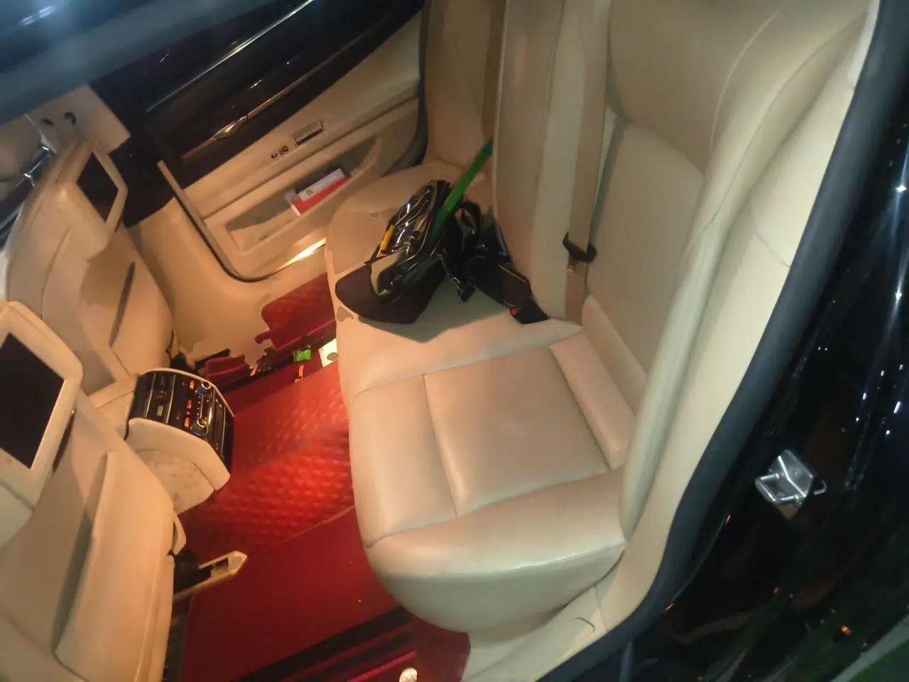 BMW 7 Series 2009 740Li Leading Model — миниатюра 18