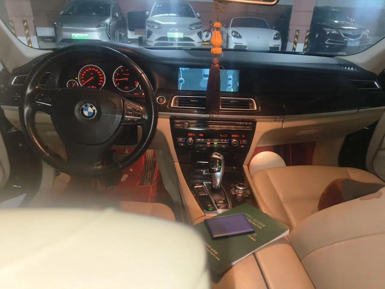 BMW 7 Series 2009 740Li Leading Model — миниатюра 10