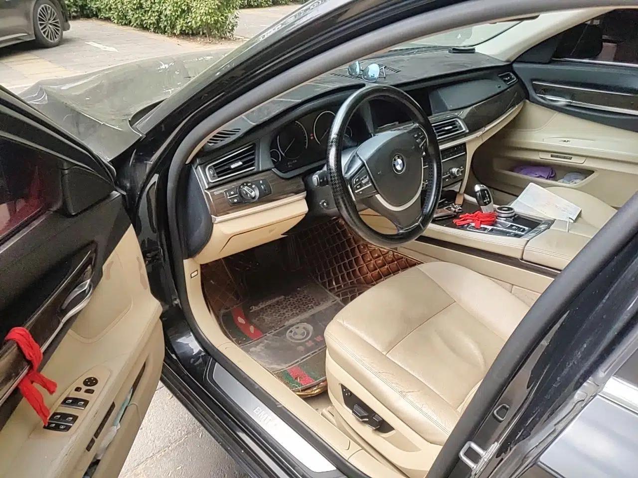 BMW 7 Series 2009 730Li Leading Model — миниатюра 17