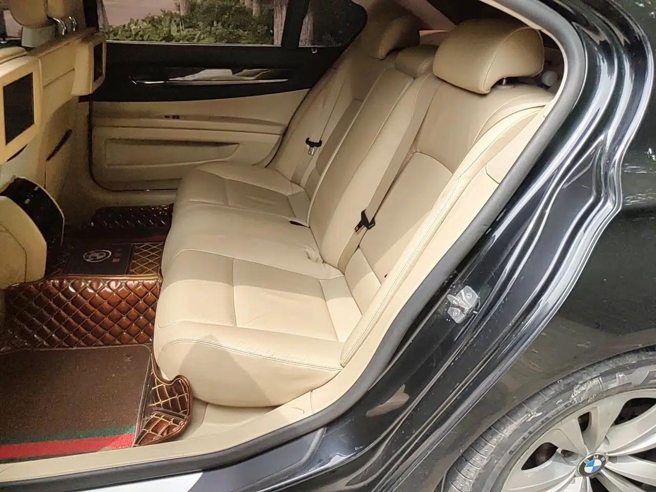 BMW 7 Series 2009 730Li Leading Model — миниатюра 18