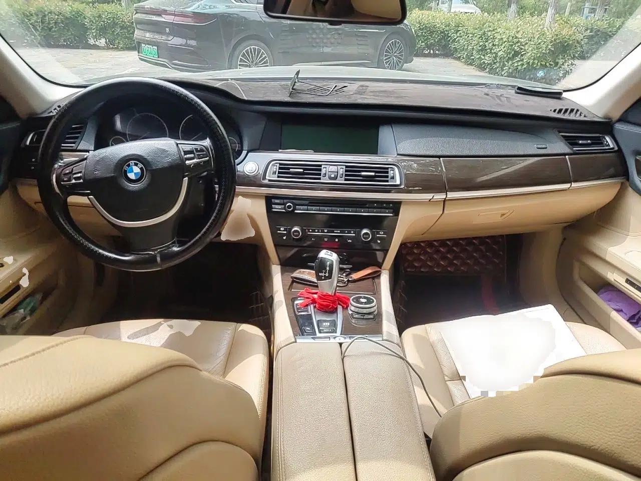 BMW 7 Series 2009 730Li Leading Model — миниатюра 10