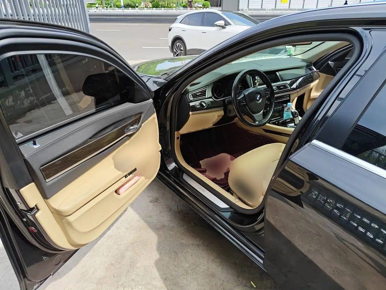 BMW 7 Series 2013 730Li Leading Model — миниатюра 17