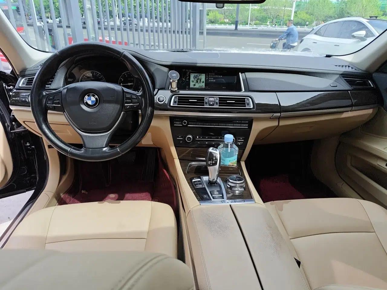 BMW 7 Series 2013 730Li Leading Model — миниатюра 10