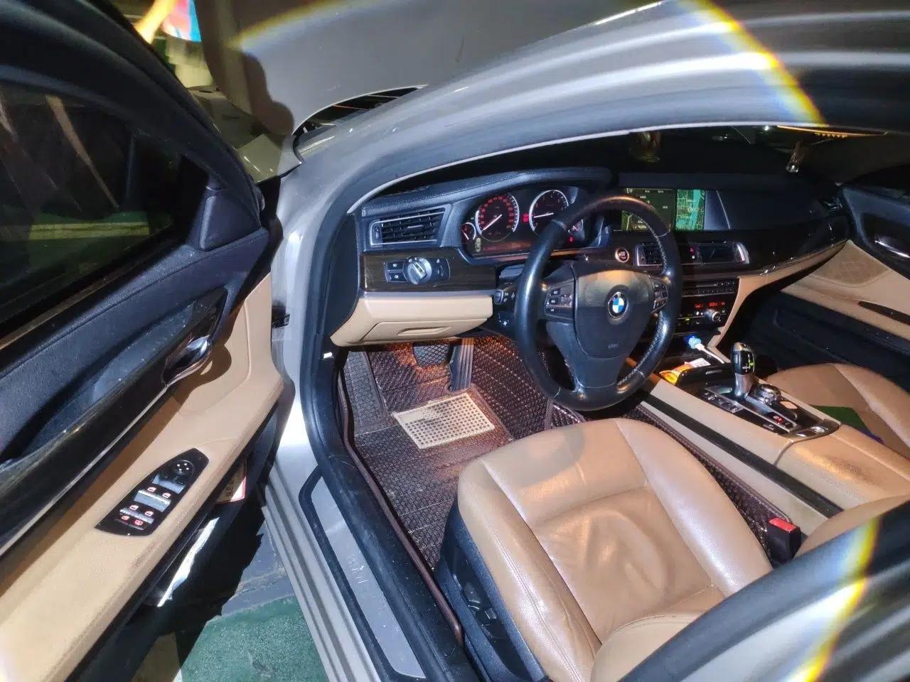 BMW 7 Series 2011 740Li Steinway Limited Edition — миниатюра 17