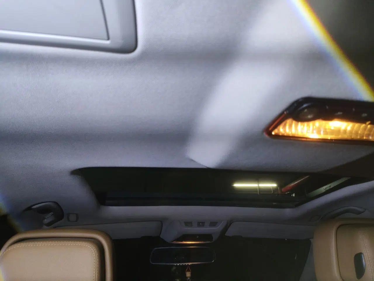 BMW 7 Series 2011 740Li Steinway Limited Edition — миниатюра 19