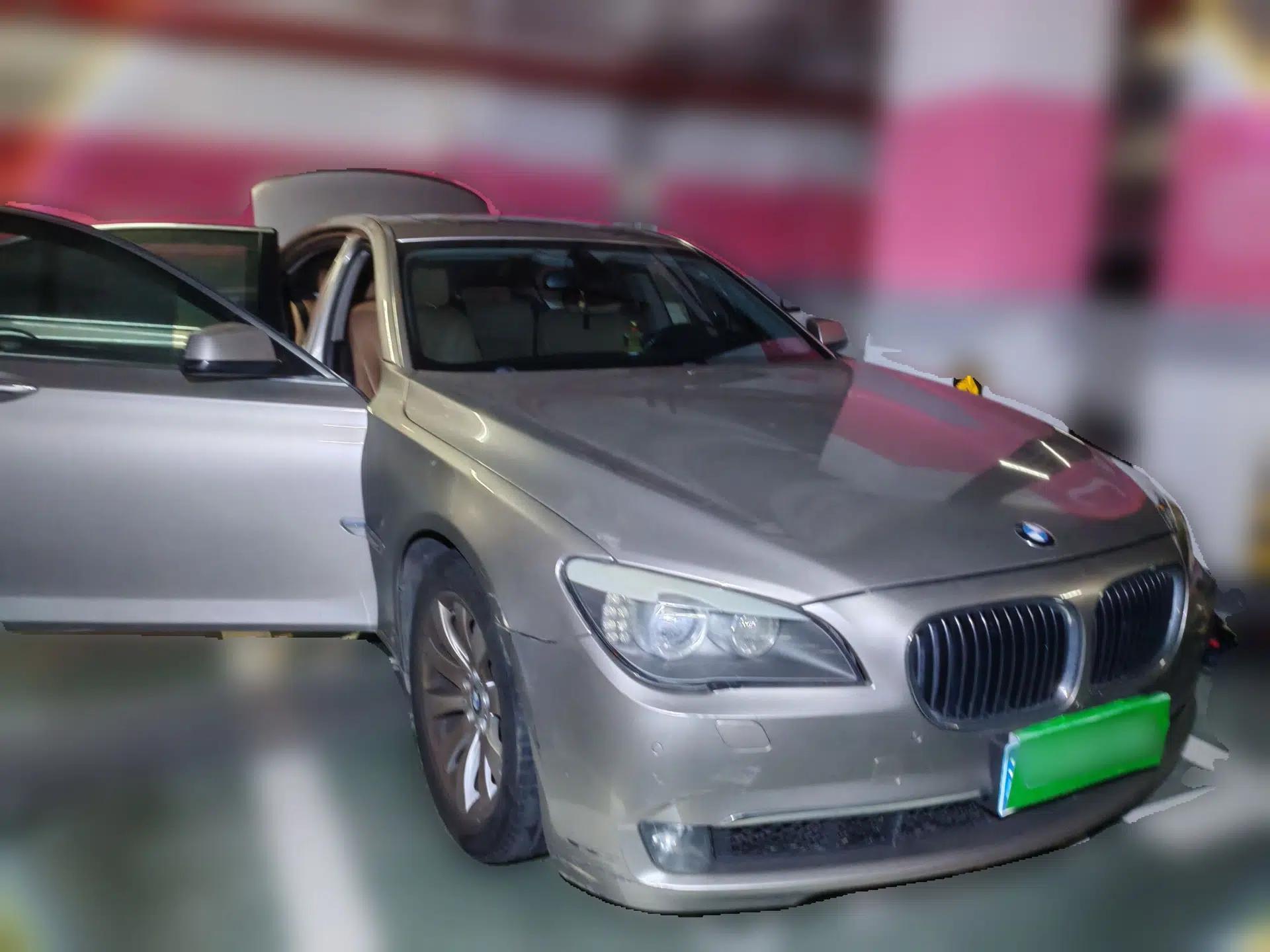 BMW 7 Series 2011 740Li Steinway Limited Edition — миниатюра 3