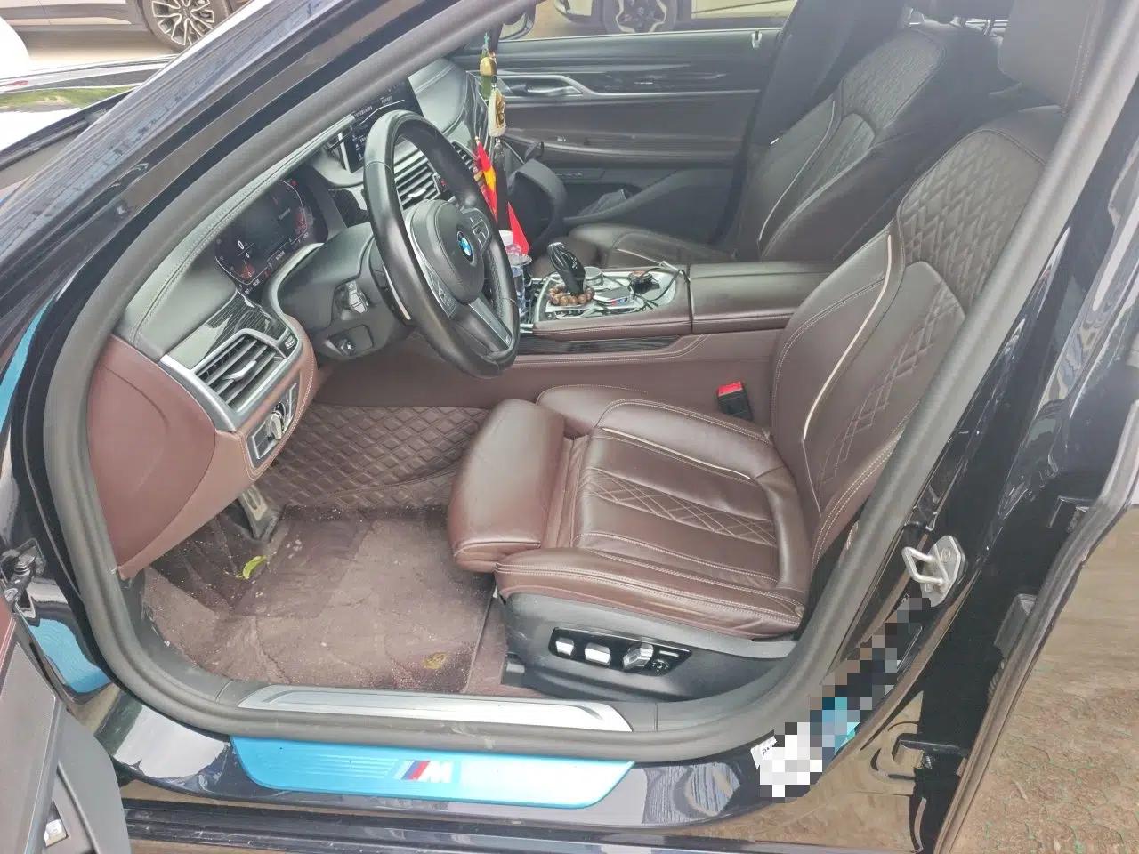 BMW 7 Series 2021 740Li Leading Model M Sport Package — миниатюра 16