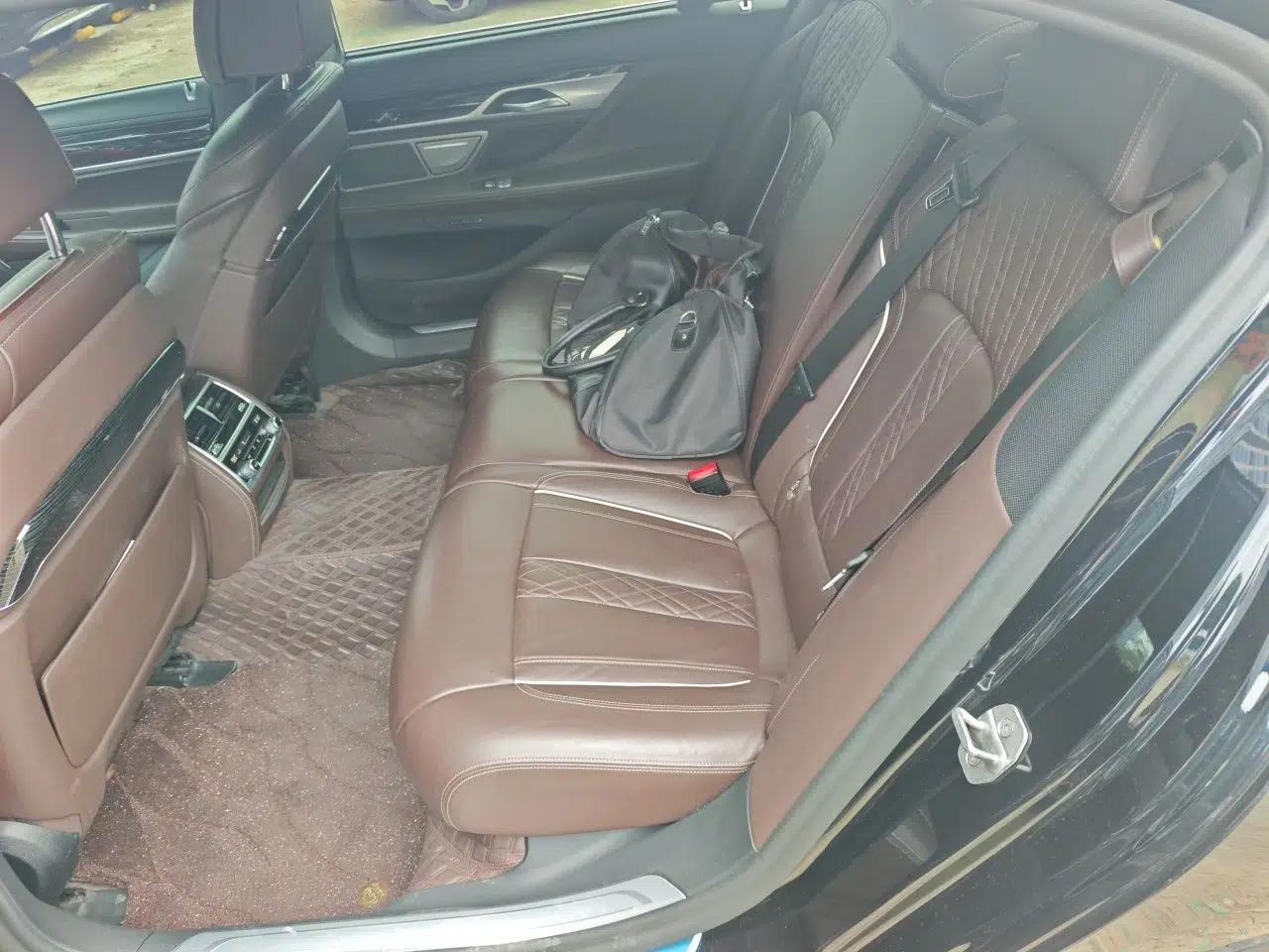 BMW 7 Series 2021 740Li Leading Model M Sport Package — миниатюра 18