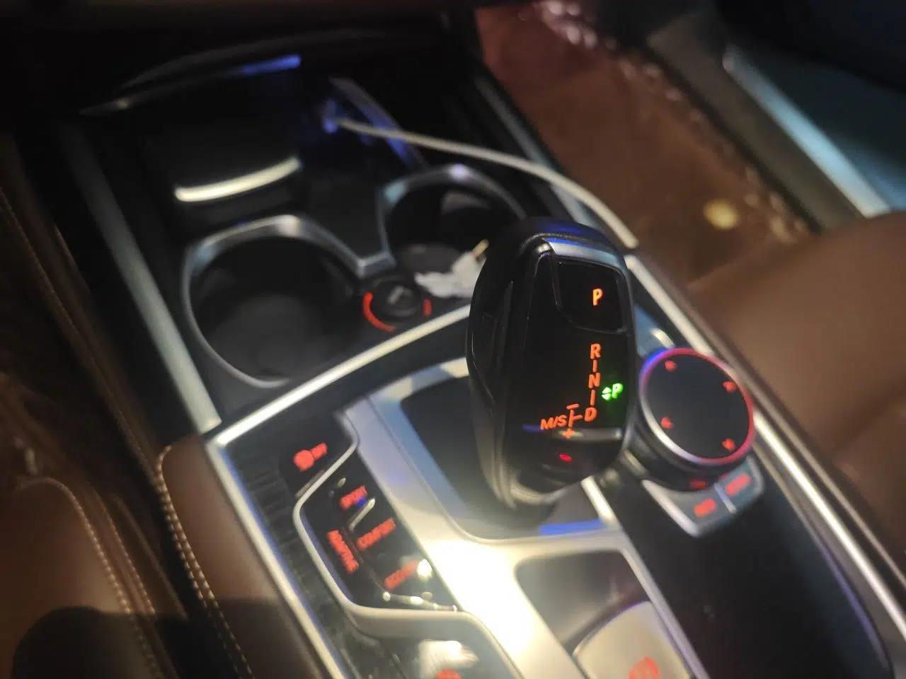 BMW 7 Series 2018 730Li Luxury Edition M Sport Package — миниатюра 15